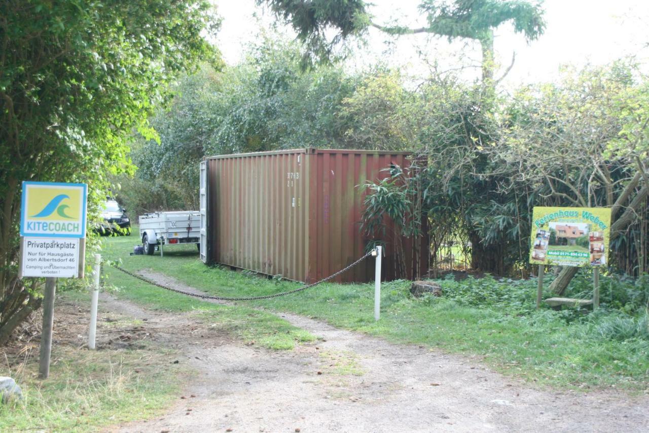 Die 5 Ferienwohnungen der Familie Weber Fehmarn Exterior foto